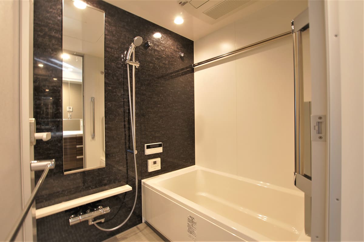 バスルーム(Eタイプ)※写真は1418サイズ・一部1620サイズ採用