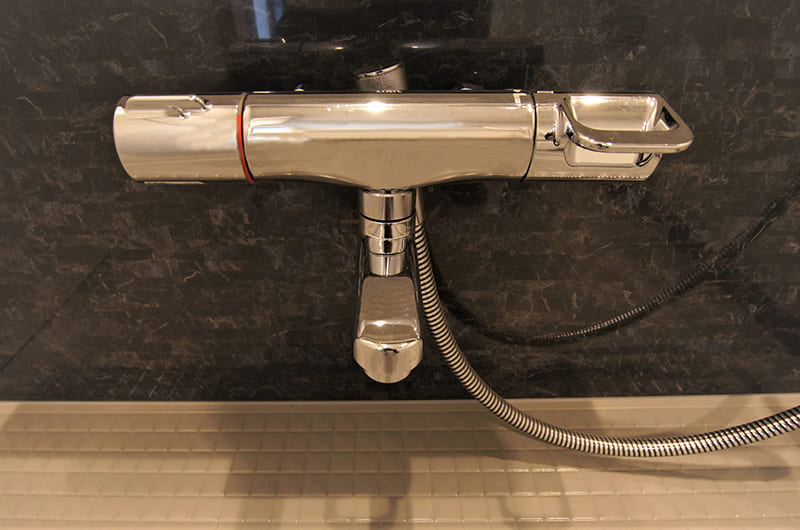 サーモスタット付シャワーバス水栓(全間取りタイプで採用)