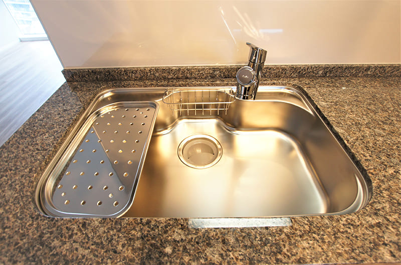 ステンレスシンク(全間取りタイプで採用)