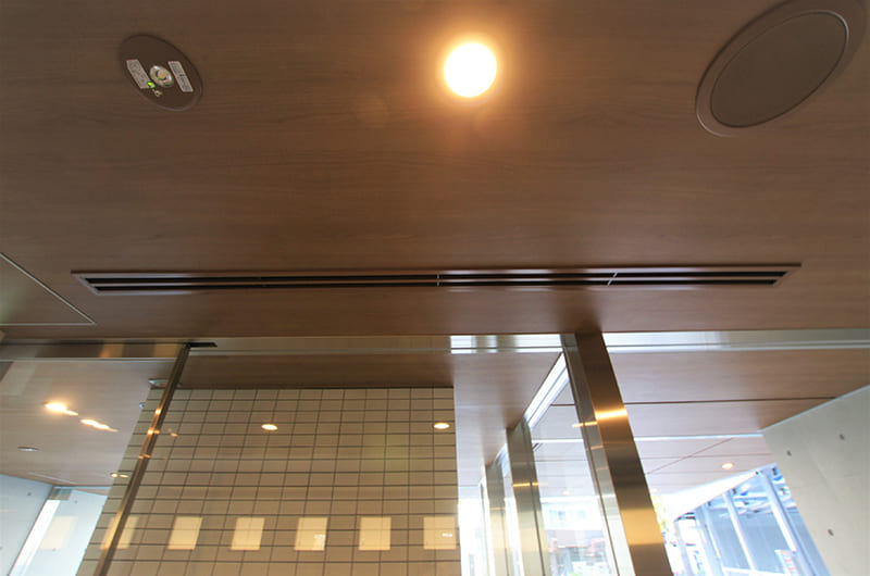 エアコン(エントランスホール内)