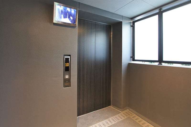 エレベーター(防犯カメラ・監視モニター採用)