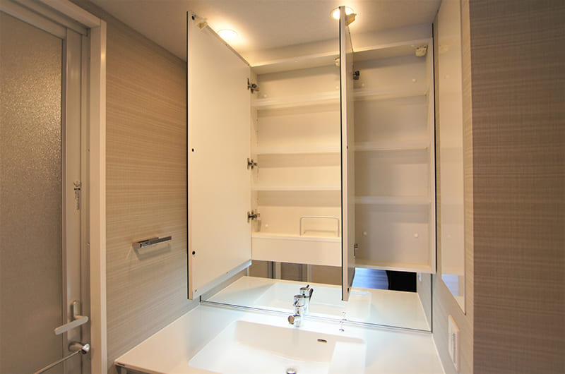 三面鏡・鏡裏収納