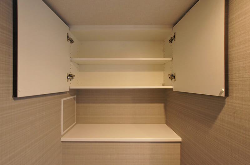 トイレ上部吊戸棚