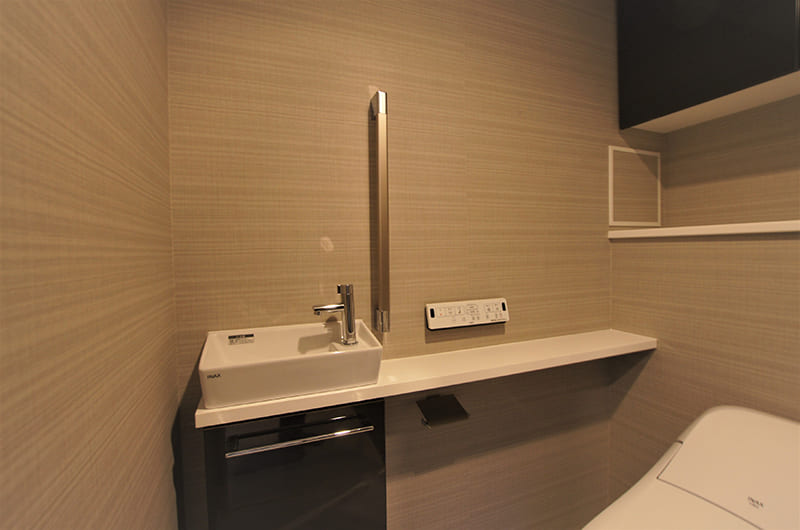 トイレ内補助手すり