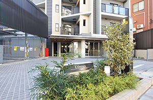 館銘板・エントランス